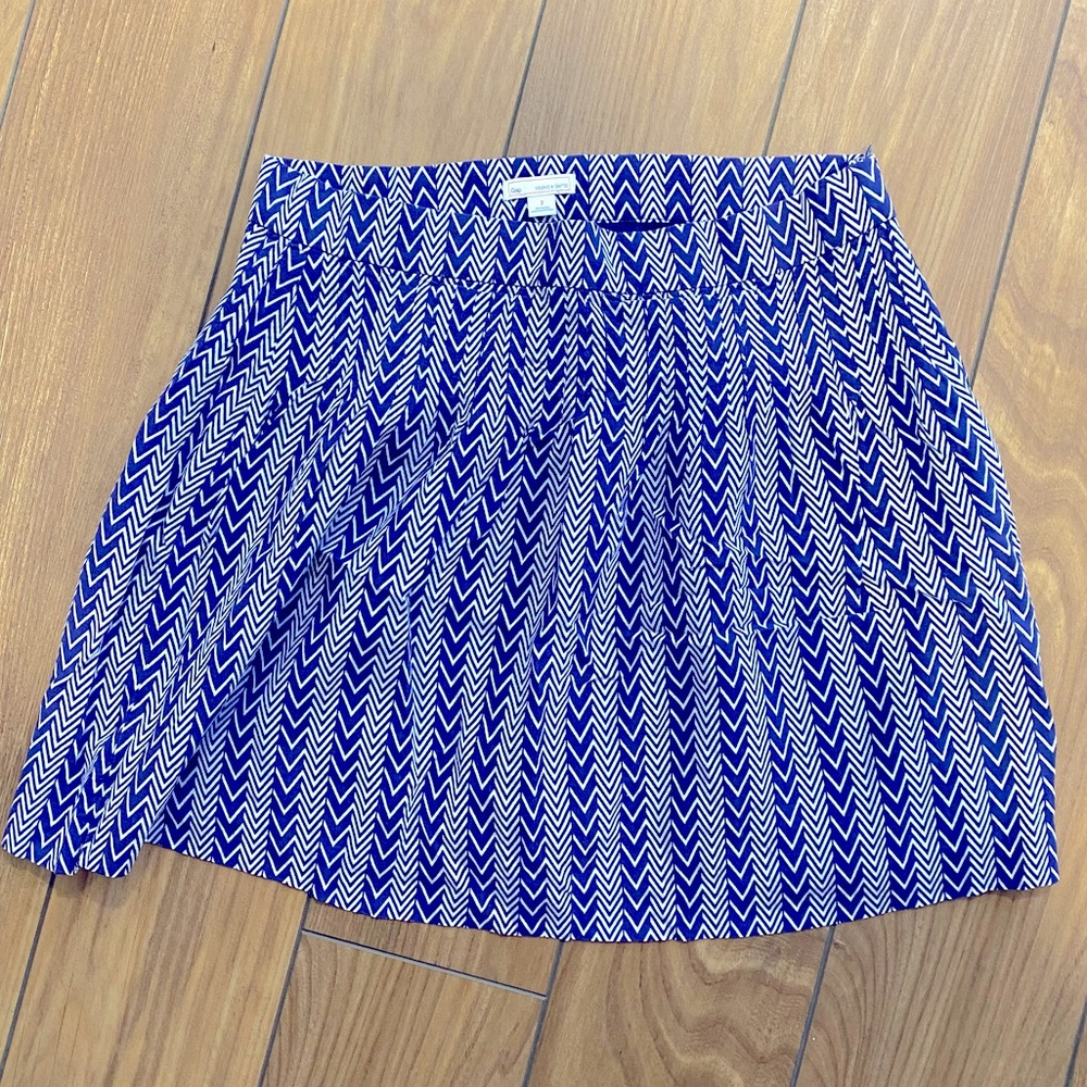 Gap chevron skirt. Tight in the waste but flowy